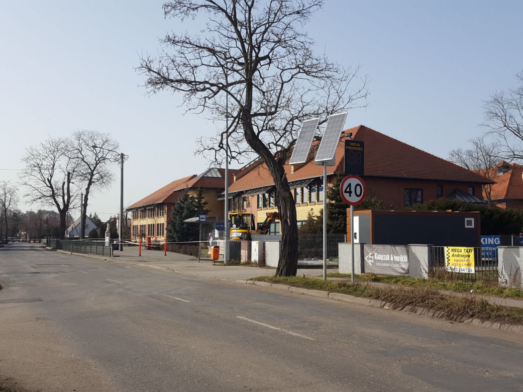 Przy Szkole Podstawowej nr 5 w Lesznie znaleziono niewybuch