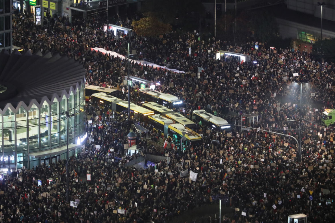 Protest przeciwko zaostrzeniu prawa aborcyjnego w Warszawie