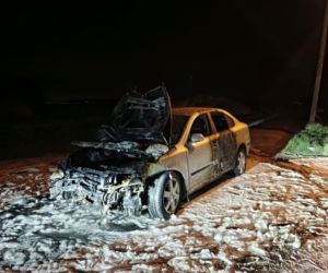 Auto przebiło betonową ścianę i wpadło do garażu. Kierowca pijany