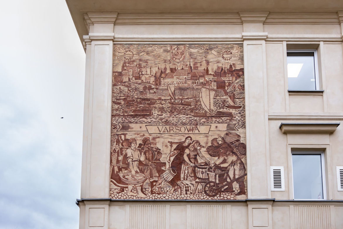 Nowe życie sgraffito. Zobacz odrestaurowane cztery warszawskie sgraffiti 
