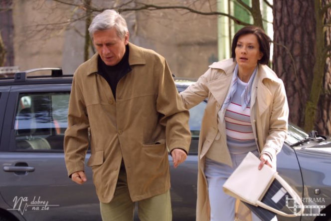 Na dobre i na złe odc. 141. Matylda Różańska (Anita Sokołowska), Jerzy Różański (Jan Englert)