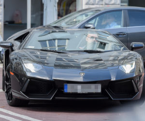 Patryk Vega jeździ Lamborghini