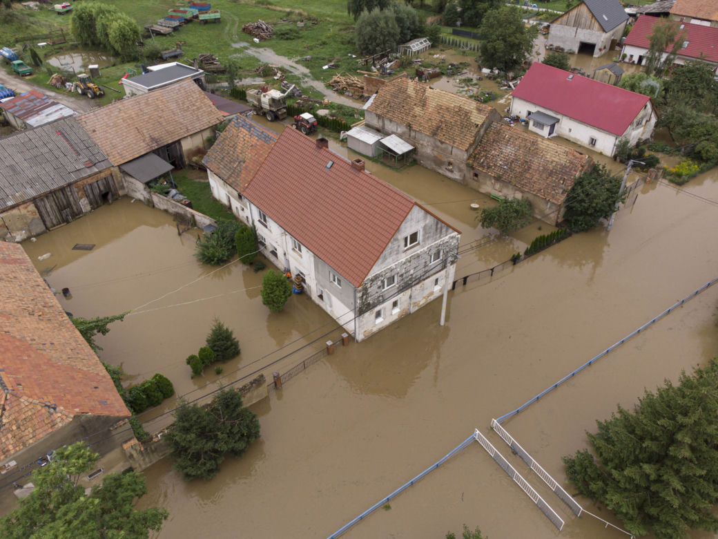 Prawie 500 interwencji straży pożarnej, 100 podtopionych gospodarstwtom