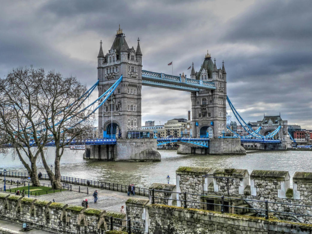 Tower Bridge w Londynie