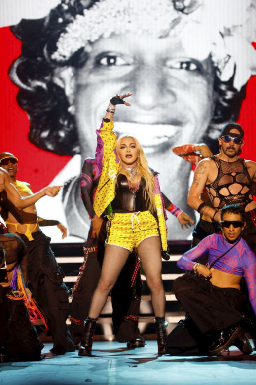 Madonna w koszulce z Janem Pawłem II