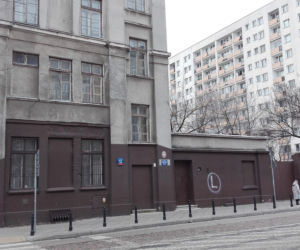 Coraz więcej symboli, napisów i obraźliwych haseł na praskich budynkach