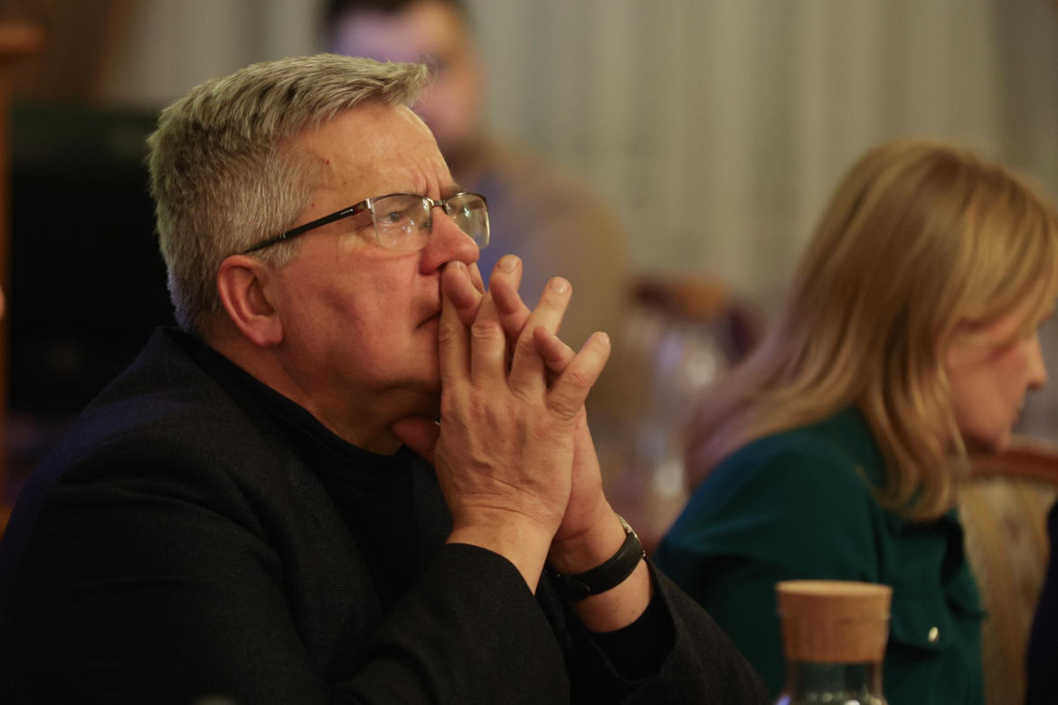 Bronisław Komorowski dorabia do emerytury. 11 tys. zł to dla niego za mało
