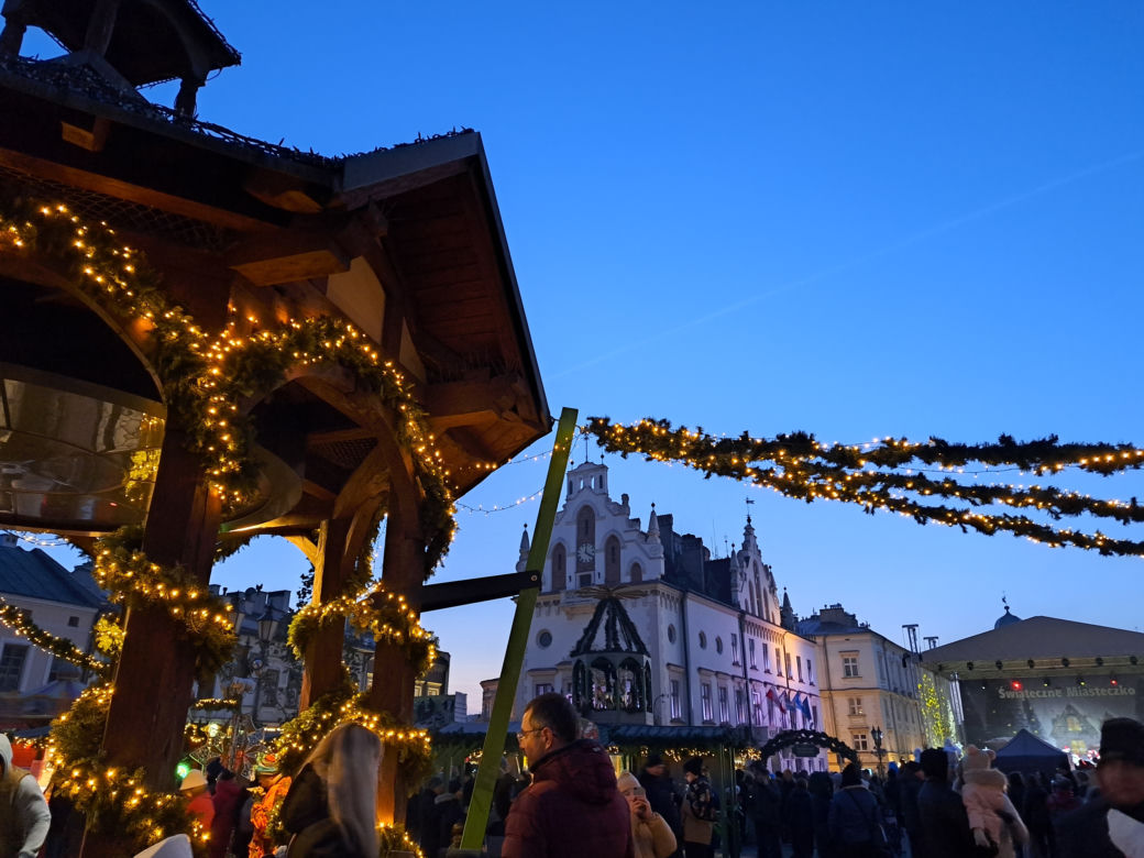 Świąteczne Miasteczko w Rzeszowie. Rynek rozbłysnął milionem światełek!