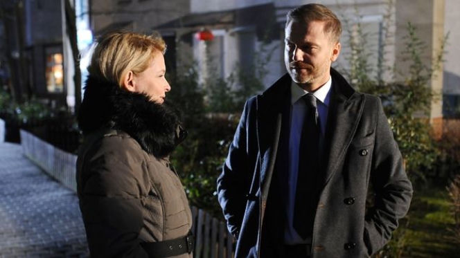 M jak miłość odc. 1225. Marta (Dominika Ostałowska), Andrzej Budzyński (Krystian Wieczorek)