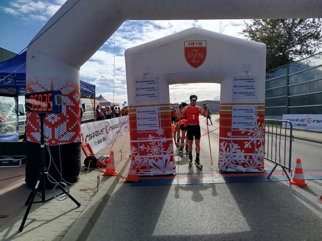Zawody o Puchar Polski na nartorolkach Marwe Cup 2025 zostały zainaugurowane w Siedlcach
