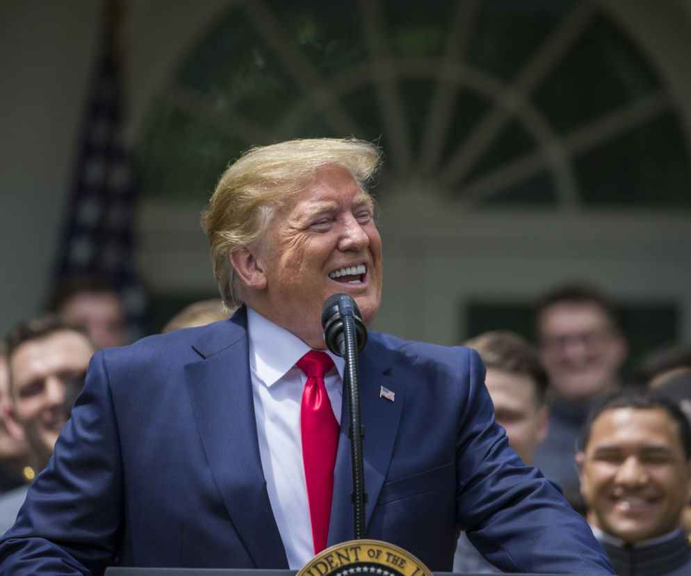 Amerykanie przekonują się do Trumpa