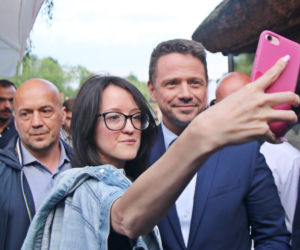 Sosnowiec: Zaskoczony Rafał Trzaskowski z prywatną wizytą w mieście. Przyszły tłumy