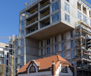 Blok z dziurą na dom. Oto najbardziej kontrowersyjna budowa w Polsce? Kapitanat Garbary w Poznaniu