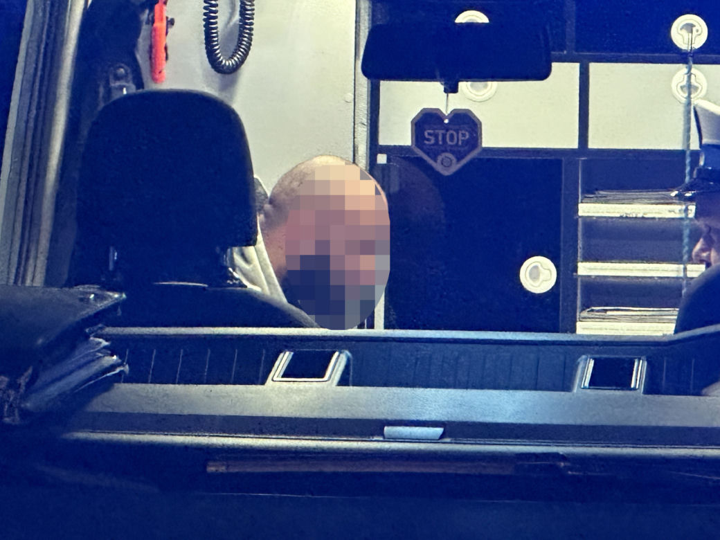 Makabra we Włochach. Kierowca bmw przejechał pieszą
