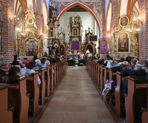 Starogard Gdański. Pogrzeb dzieci, które zmarły w tragicznym pożarze