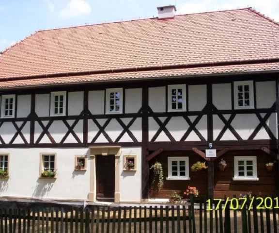 Dom nie czuł się bezpiecznie, więc przeniósł się dalej 