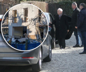 Sytuacja prezesa PiS jest nie do pozazdroszczenia. Kaczyński nie może wrócić do domu