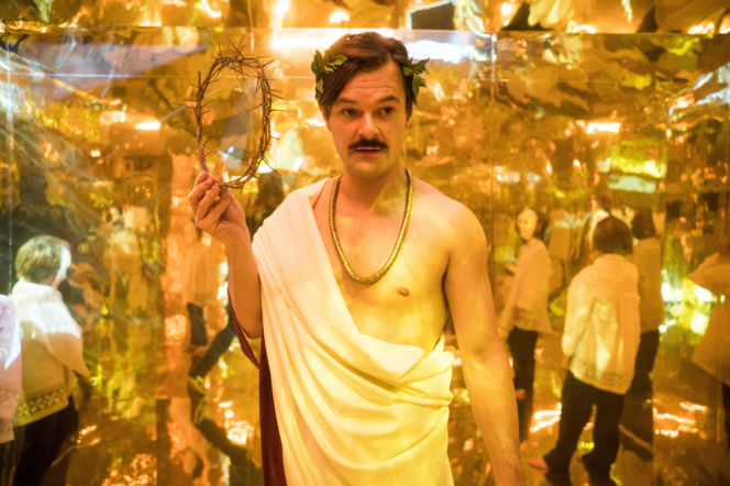 Dawid Ogrodnik w "Prałacie"