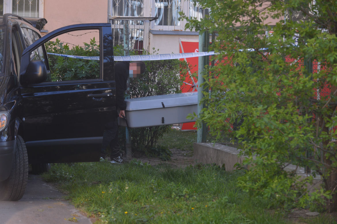 Wypadł z 9. piętra z torbą narkotyków