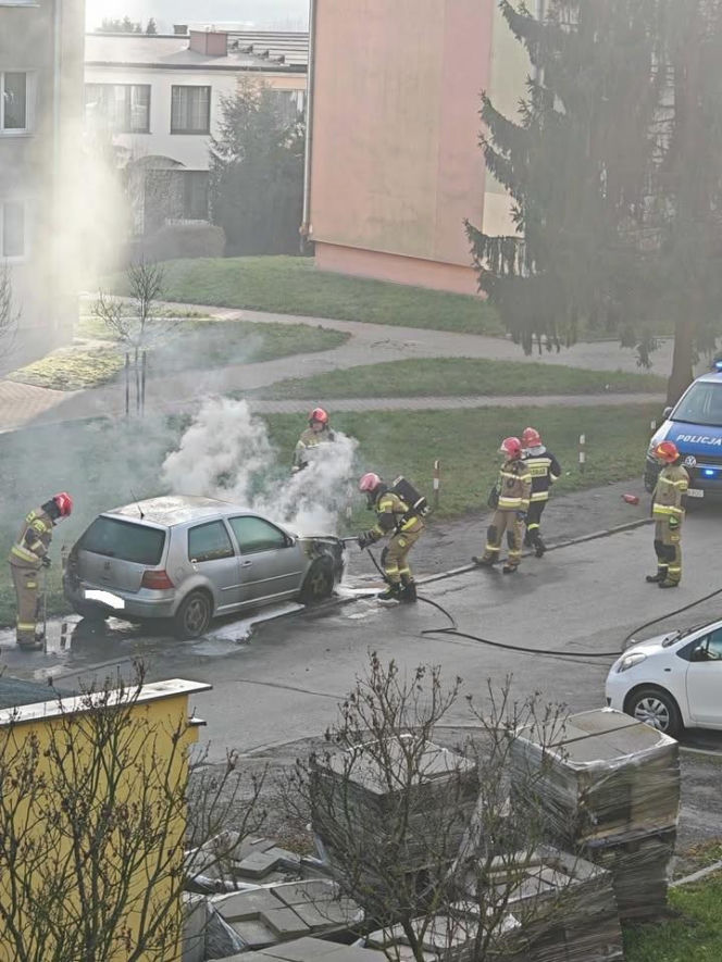 Pożar samochodu na ulicy Górnej w Starachowicach