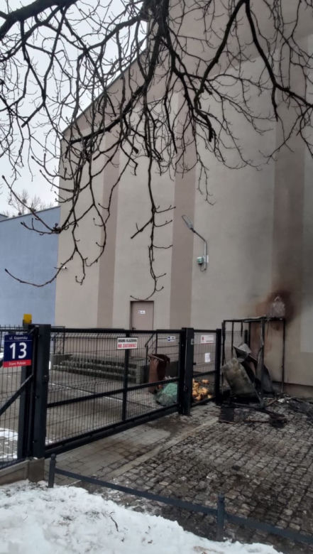 Łódź. Lodówka społeczna Caritasu spłonęła. "Komuś bardzo przeszkadzała" 