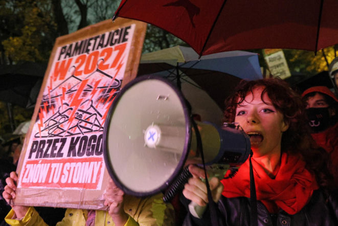 Strajk Kobiet przed Sejmem. „Czerwona kartka za aborcję”