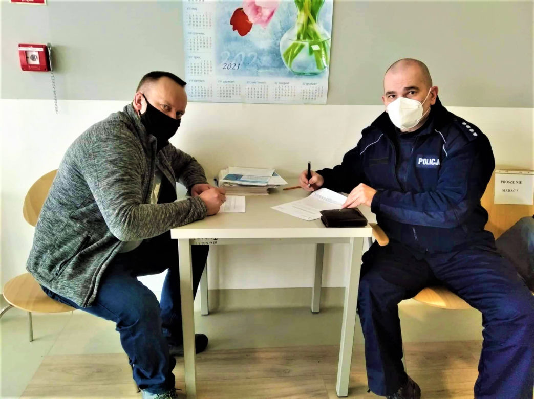Zobacz, jak szczepią się policjanci z Tarnowa!