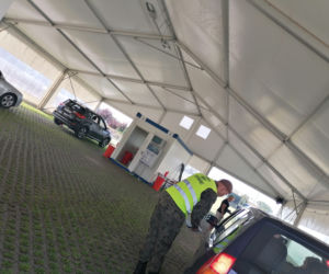 Punkt wymazów drive thru na Dębowej kończy swoją prace