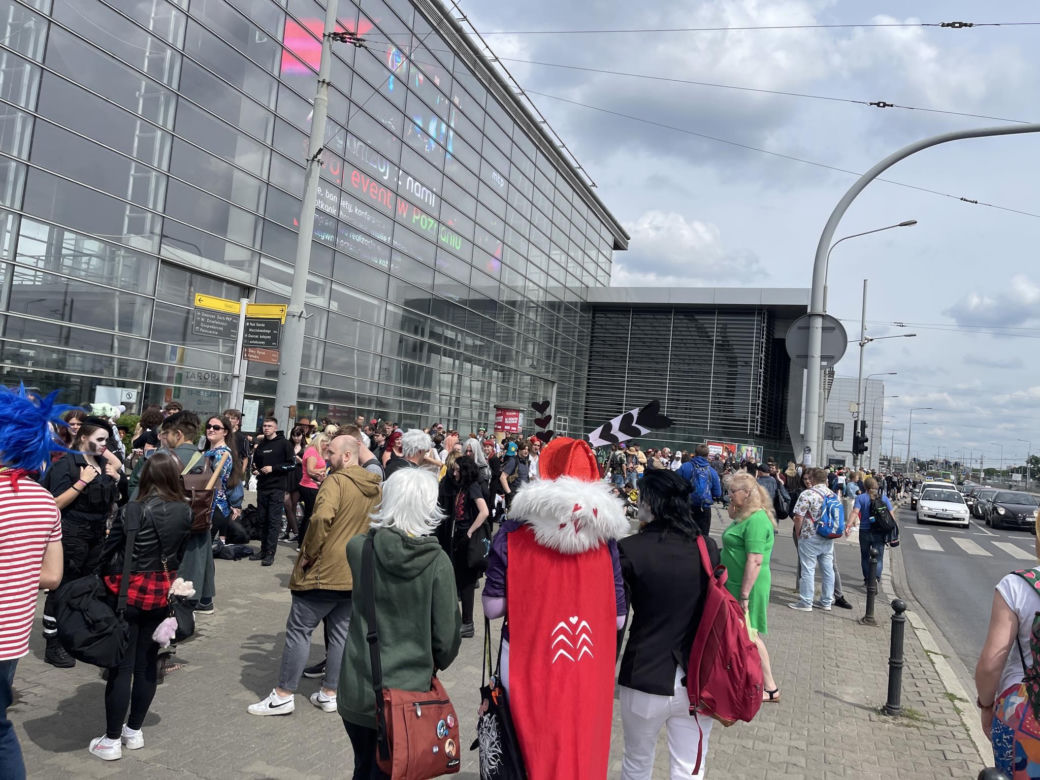 Pyrkon 2024 z kolejnym rekordem! Gigantyczna kolejka do wejścia ustawiała się na kilka godzin przed otwarciem! 
