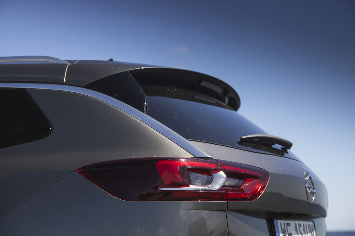 Opel Insignia Country Tourer 1.6 Turbo 200 KM A6