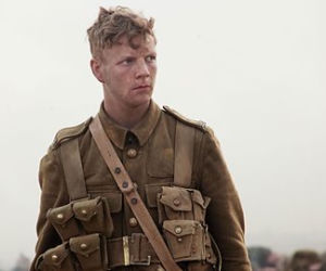 Dzwony wojny. Thomas Edwards (Patrick Gibson)