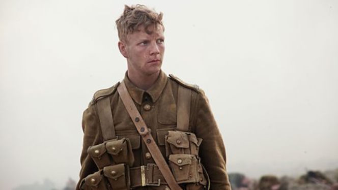 Dzwony wojny. Thomas Edwards (Patrick Gibson)