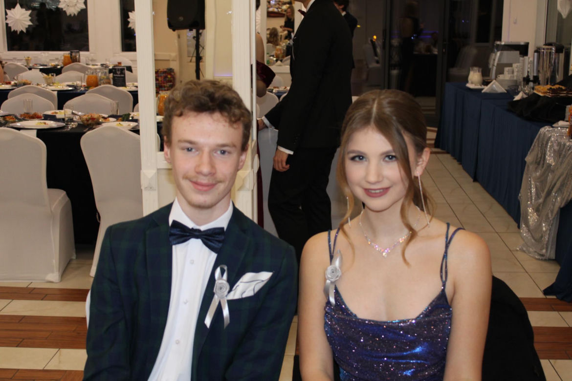 Bal studniówkowy 2024 II Liceum Ogólnokształcącego w Starachowicach