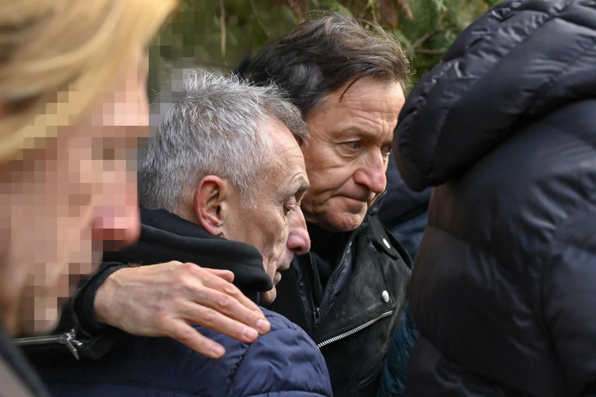 Rodzina i przyjaciele pożegnali Macieja Damięckiego. Aktor jednak  nie spoczął w Alei Zasłużonych
