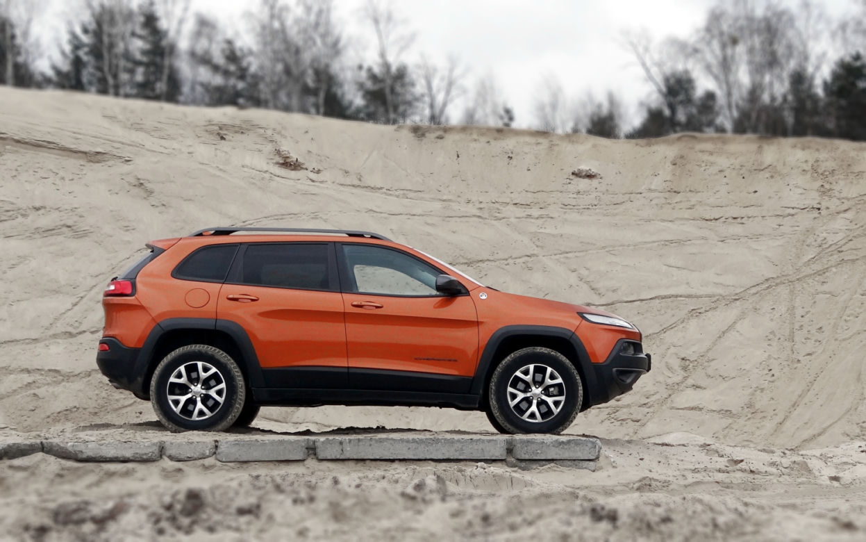 Jeep Cherokee Trailhawk V6 3.2 AT9 4x4