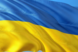Jak rozmawiać z dzieckiem o wojnie w Ukrainie? Psycholożka: bez szczegółów