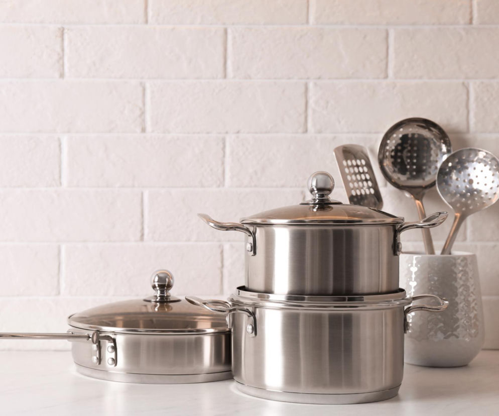 Plamy na stalowych garnkach