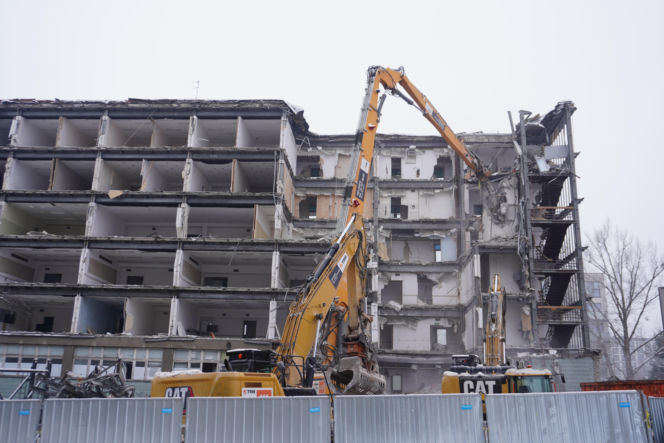 Rozbiórka słynnego budynku UW na Mokotowie