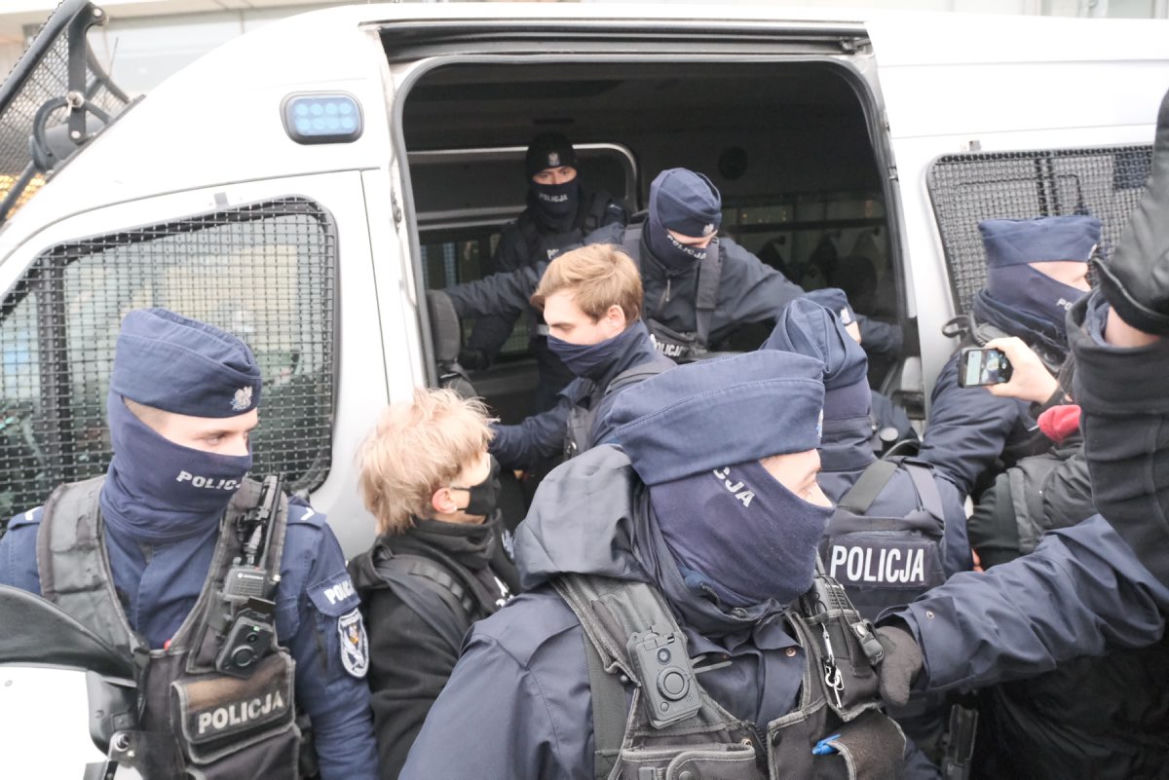 Starcie policji z uczestnikami protestu