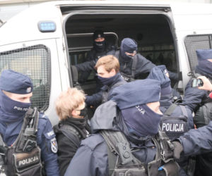 Starcie policji z uczestnikami protestu