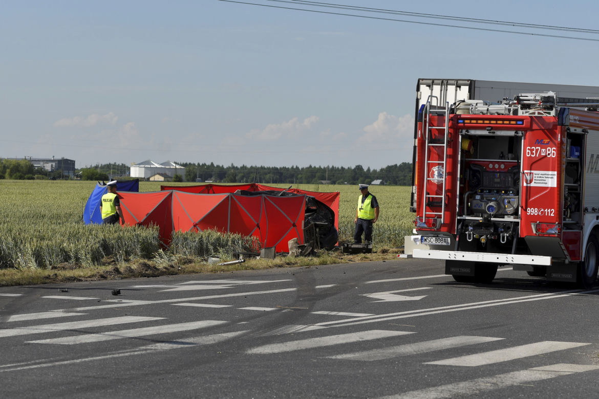 Znak "stop" stanął na skrzyżowaniu śmierci. Minął rok od potwornej tragedii w Elżbietowie