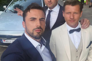 M jak miłość nowy sezon. Adam Karski (Patryk Szwichtenberg), Rafał (Jakub Kucner), Bartek (Arkadiusz Smoleński) na planie