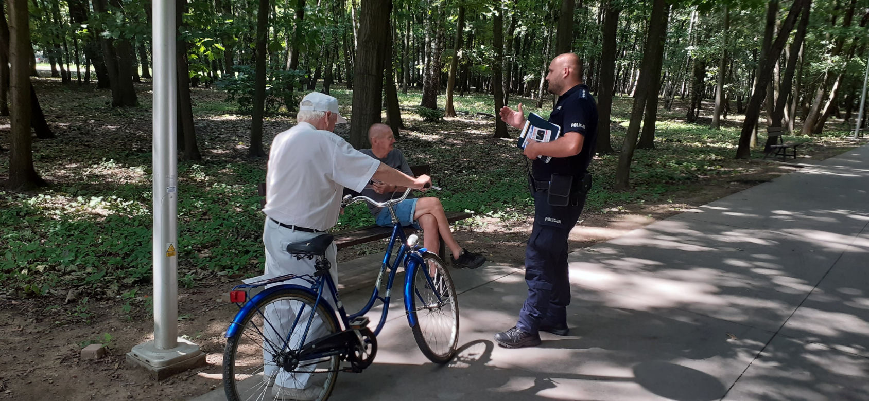 Tarnowscy policjanci ostrzegają seniorów przed oszustami