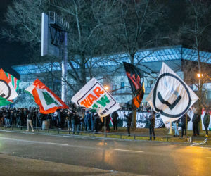 Kibice pod stadionem Legii
