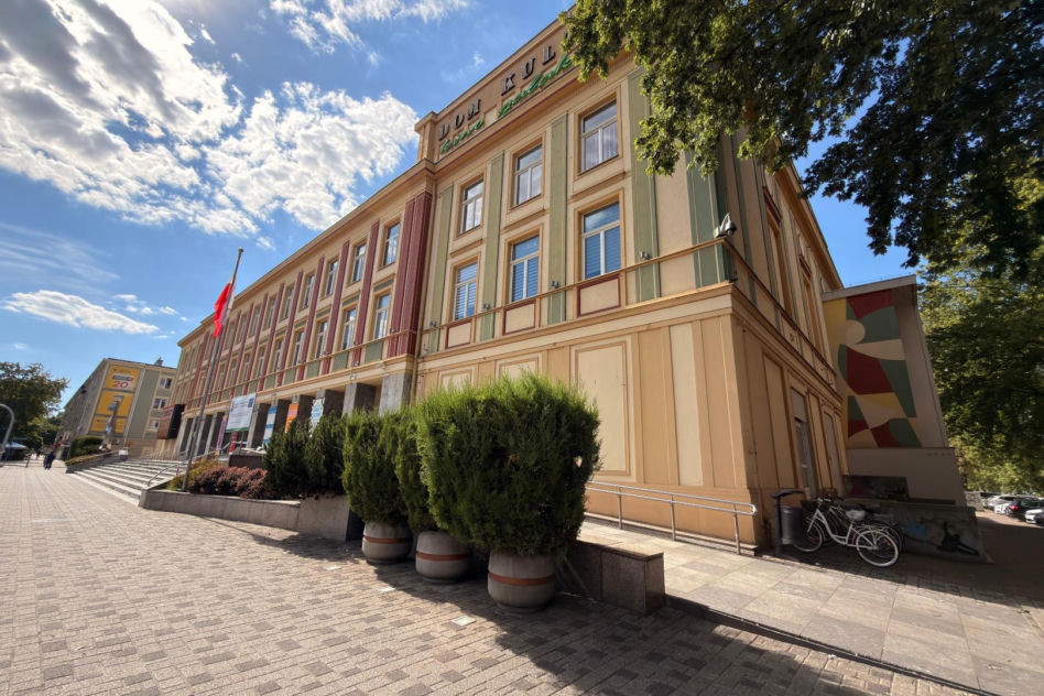 Dom Kultury w Mielcu. To tu jest słynna mozaika 3D