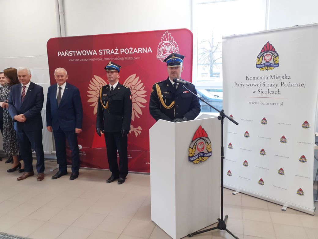 Przekazanie promes dla młodzieżowych drużyn strażaków ochotników w KM PSP w Siedlcach