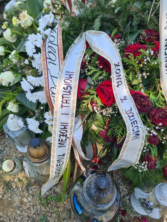 Druh OSP w Gogołowie zginął tragicznie. Morze kwiatów na grobie [GALERIA]