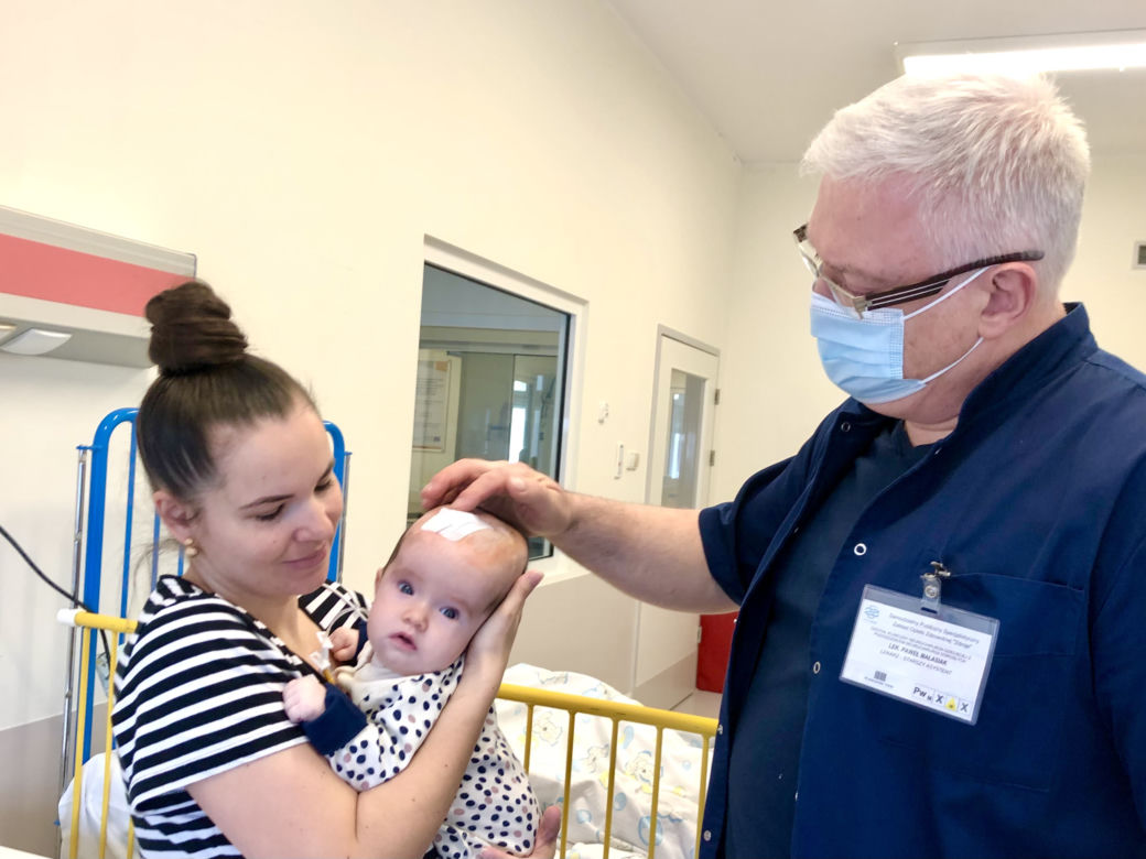 Lekarze ze szpitala "Zdroje" uratowali życie małej Emilki z Ukrainy