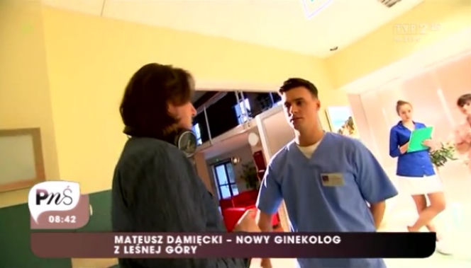 Pytanie na śniadanie. Mateusz Damięcki na planie Na dobre i na złe