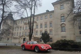 Sensacja w wielkopolskim zamku. Czy kultowe logo Ferrari naprawdę ma polskie korzenie?